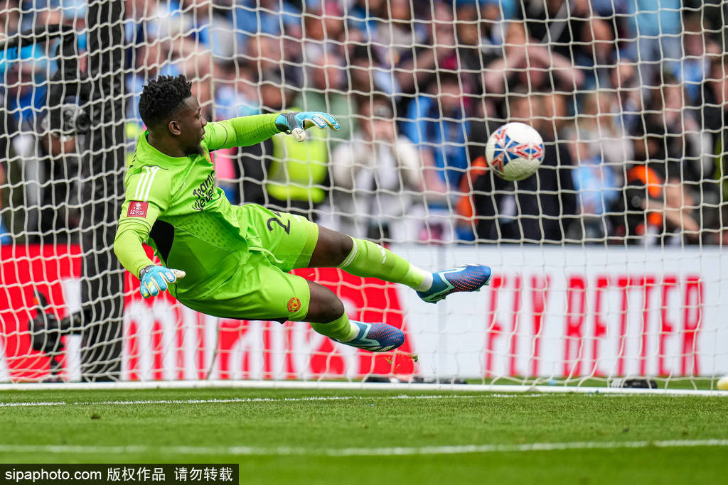 TA：曼联预计不会引进多纳鲁马 除非奥纳纳今夏离队